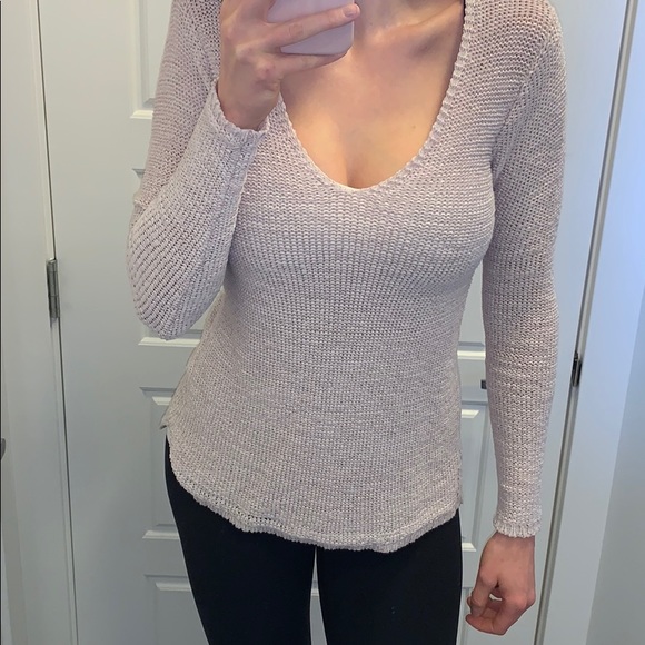Contempaoraine Blush Knit V Neck Sweater. - Picture 3 of 3